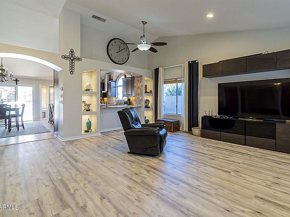 4th image of 3317 E Windsong Dr