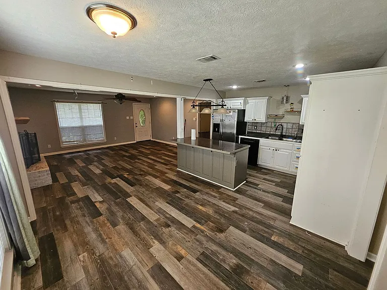 110 Lacey Ln — Photo 5