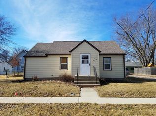 1009 W 5th St, Perry, IA 50220