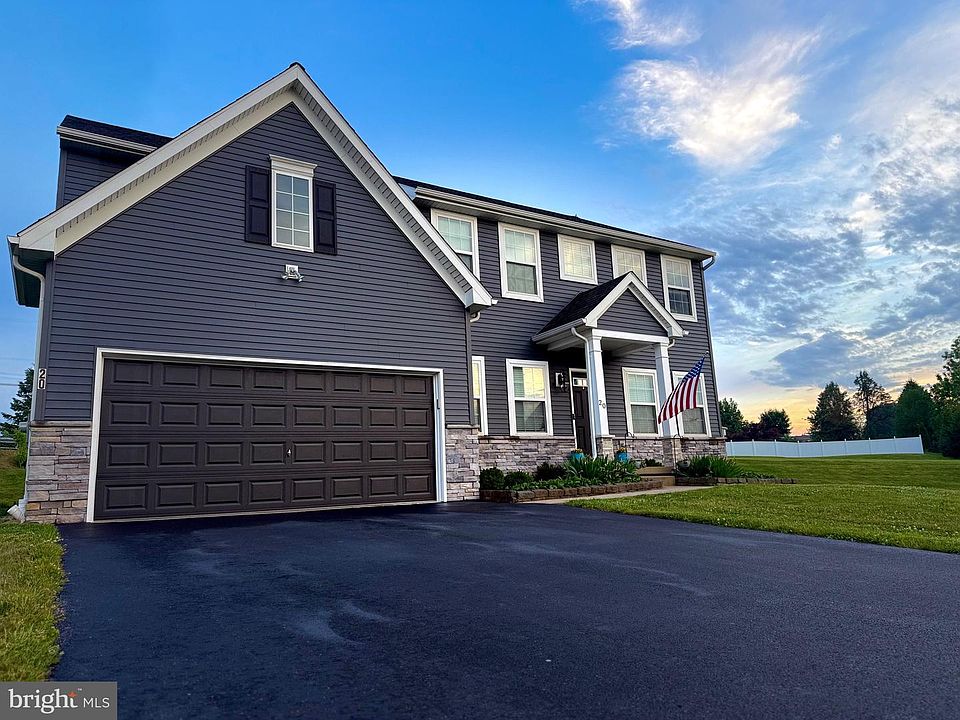1st image of 20 Greenview Dr