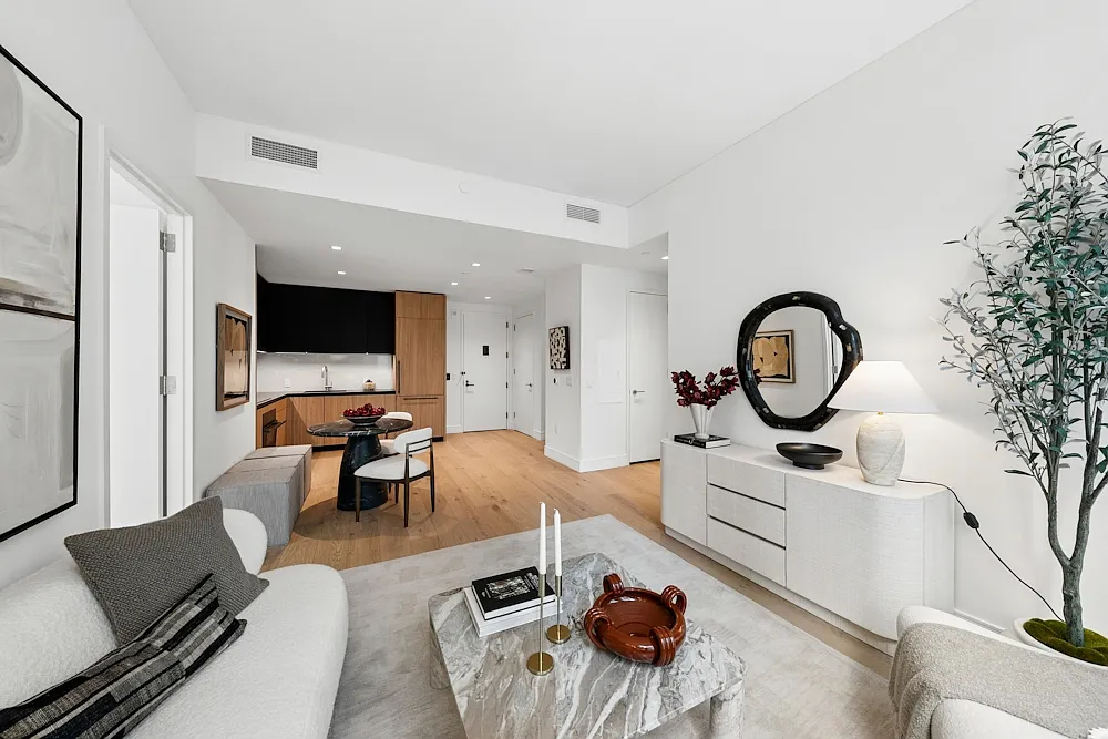 312 West 43rd Street — Photo 4