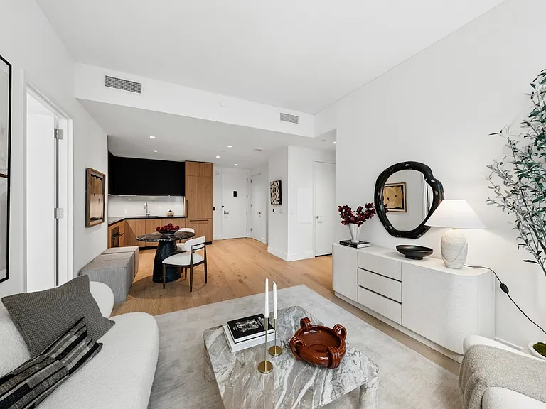 312 W 43rd St #7C — Photo 4