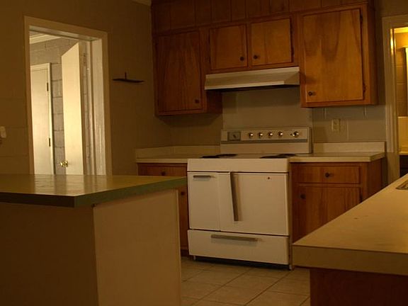 5th image of 223 Northwood Dr NW