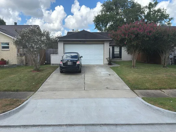 10706 Parkland Woods Dr, Sugar Land, TX 77498