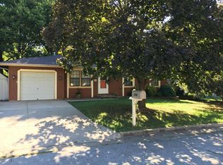 208 S Meadowview Ave, Springfield, MO 65802