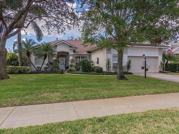2nd image of 5899 Newbury Cir