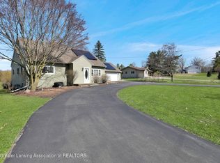 7360 Delta River Dr, Lansing, MI