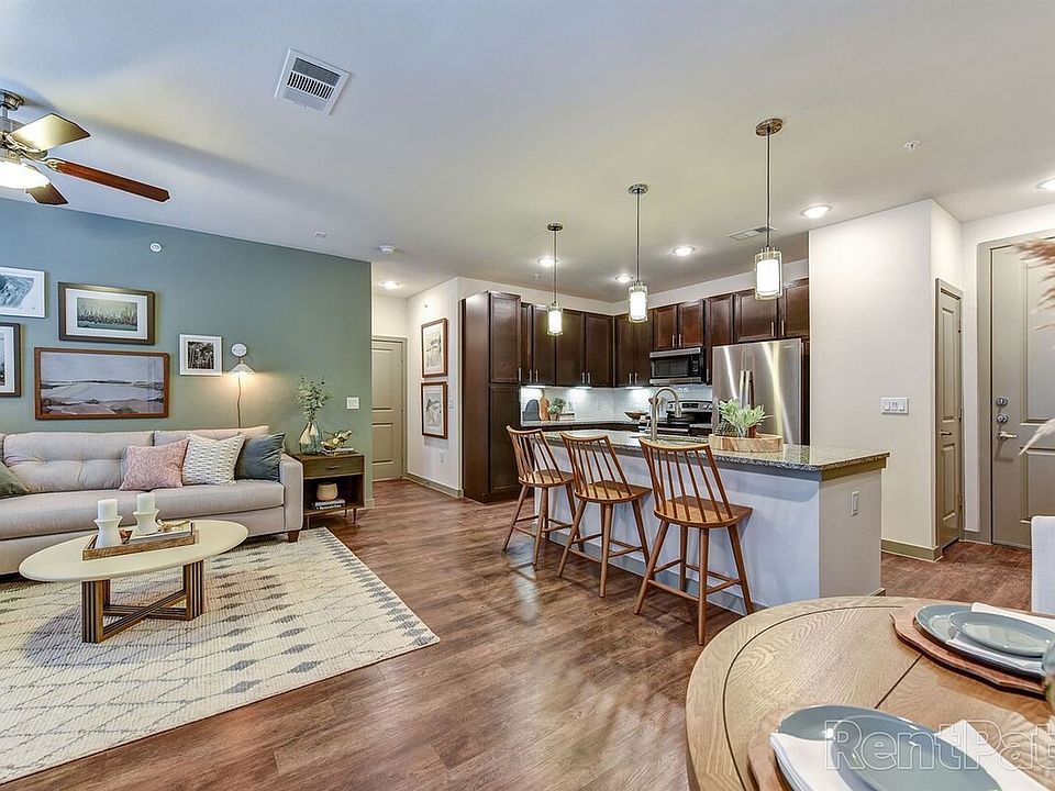 1st image of 329 E Colorado Blvd #313