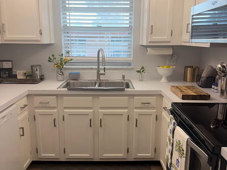 75 Royal Oak Ct #201 — Photo 33