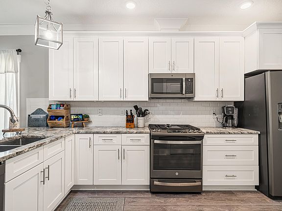 5th image of 2108 Bayshore Dr