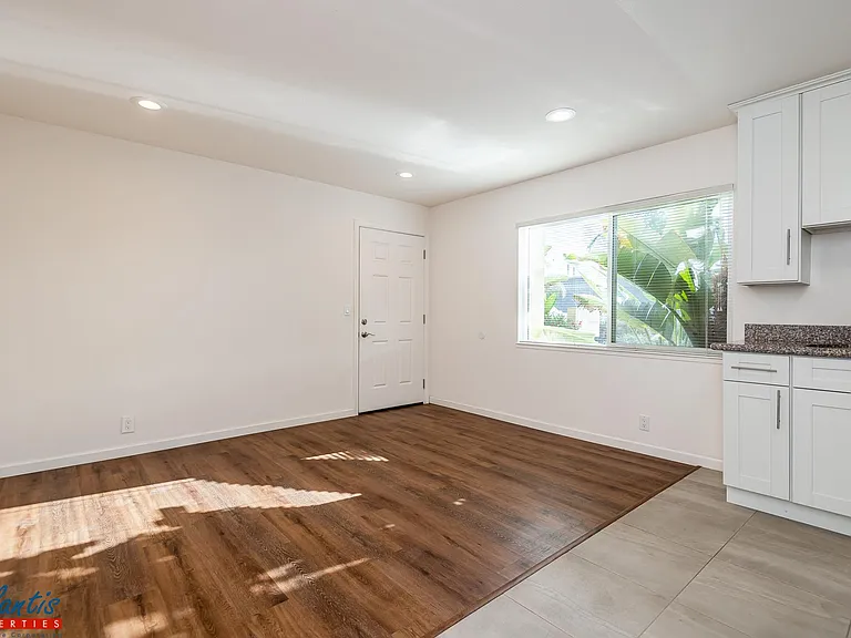 365 W Weddell Dr #A — Photo 3