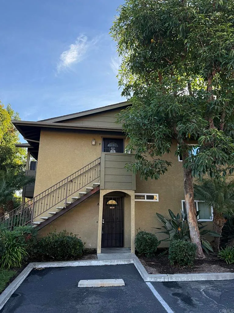 2 bed, 1.0 bath, 819 sqft, $2,650 — Photo 4