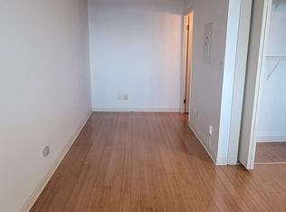 200 Manitoba St #634, Toronto, ON M8Y3Y9