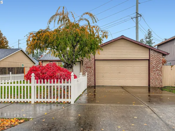 7293 SE Borwick St, Hillsboro, OR 97123
