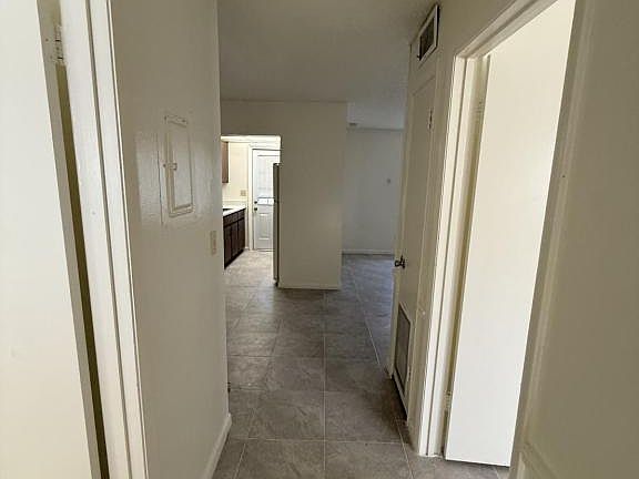 4th image of 1020 S Lake Shore Way