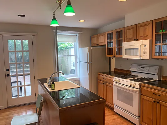 Rented by American Way Real Estate Inc | media 10