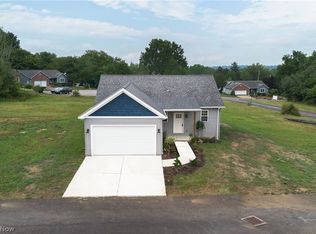 12 Gustav Cir, Struthers, OH 44471