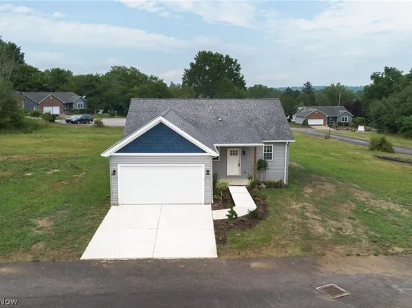 12 Gustav Cir, Struthers, OH 44471
