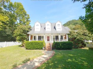 832 Godby Branch Rd, Chapmanville, WV 25508