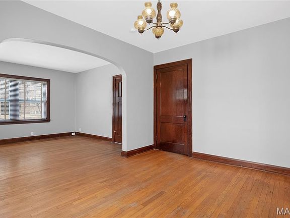 5th image of 4932 Pernod Ave