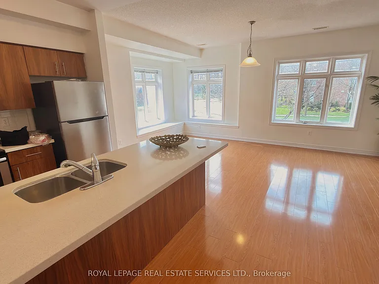 362 Plains Rd E #6 — Photo 4