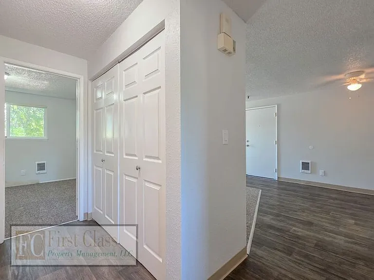 9555 SW Hall Blvd #12 — Photo 7