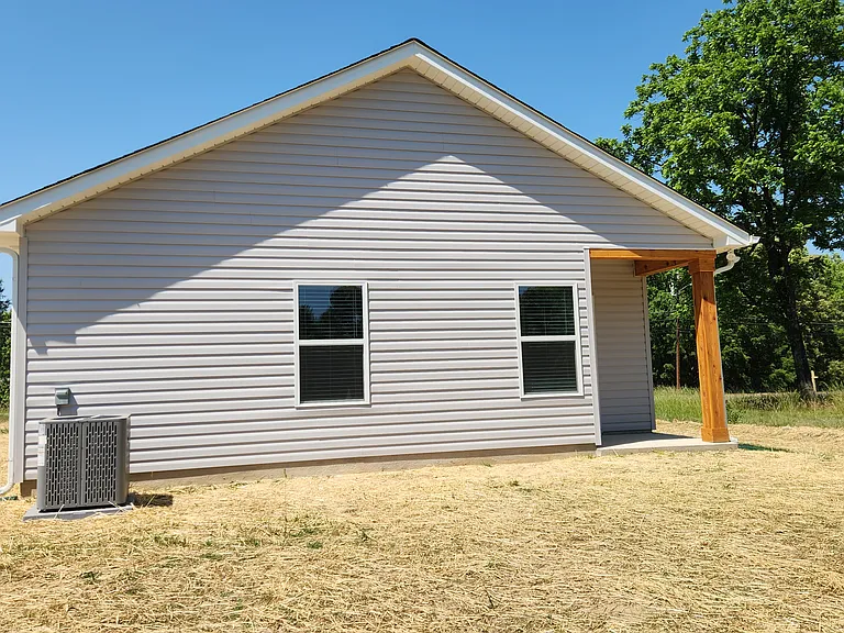 1818 E Greenbriar Rd — Photo 15