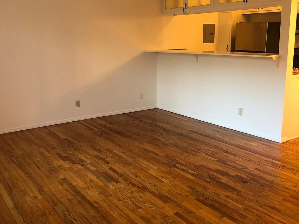 Living Room and Eating Bar