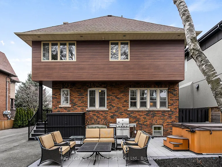 28 Thompson Ave — Photo 40