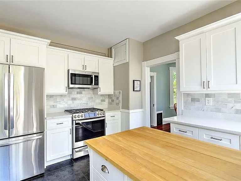 240 Brown St #2 — Photo 18
