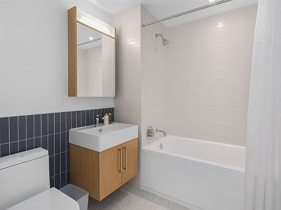 4th image of 415 Red Hook Ln APT 5E