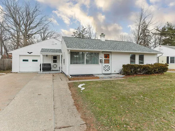 403 Manchester Dr, South Bend, IN 46615