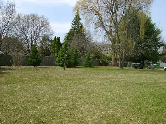 5th image of 75 Pine Hill Park