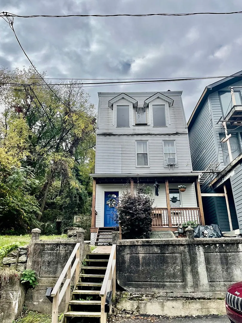 76 Holt Street — Photo 2
