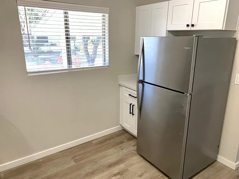 5740 N 10th St #9 — Photo 11