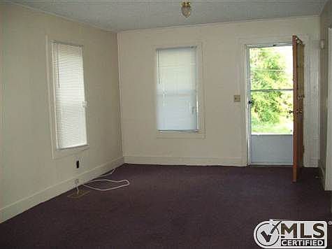 3rd image of NE Schillings Ave