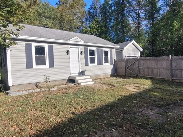 123 W River Rd, Hooksett, NH 03106