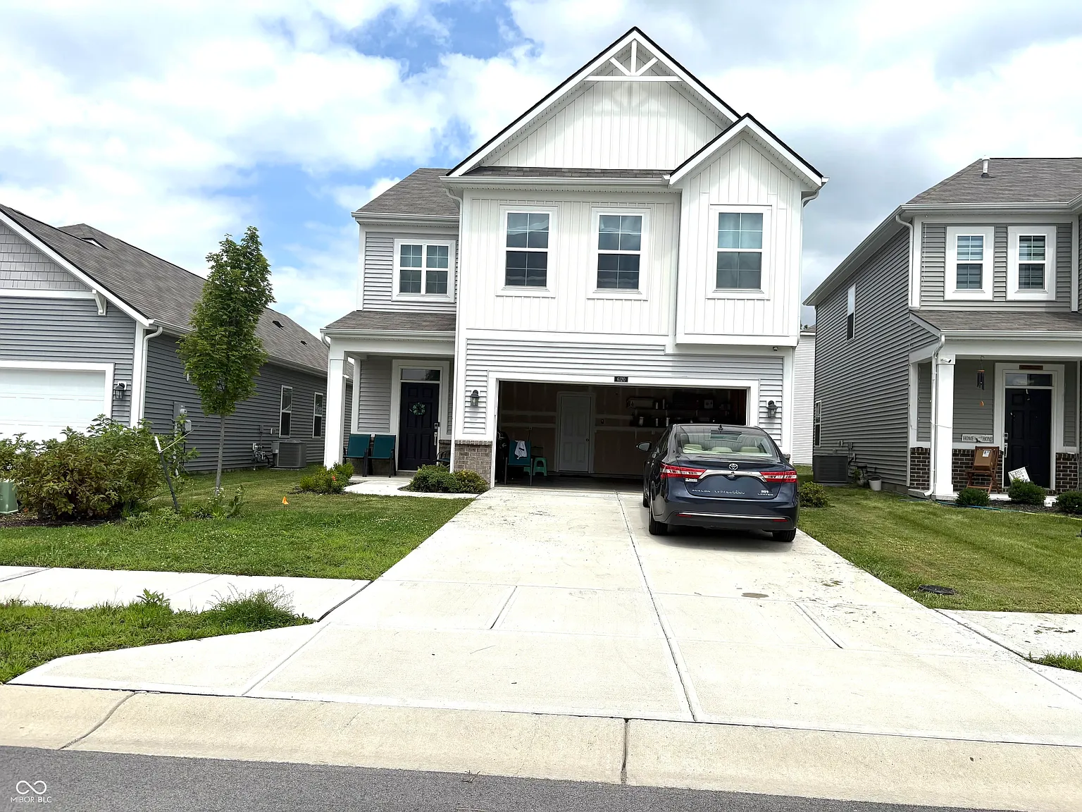 3 bed, 2.5 bath, 2317 sqft, $2,200 — Photo 1