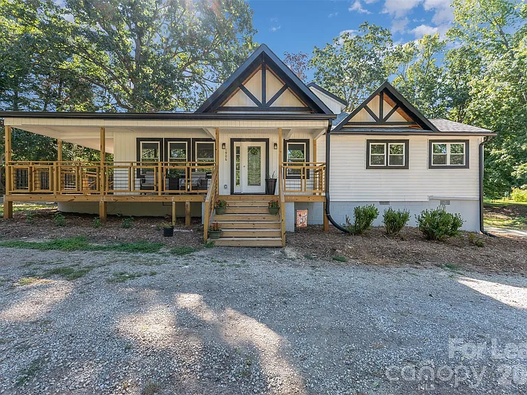 1906 New Garden Rd — Photo 1