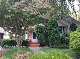 4332 NE 57th St, Seattle, WA 98105