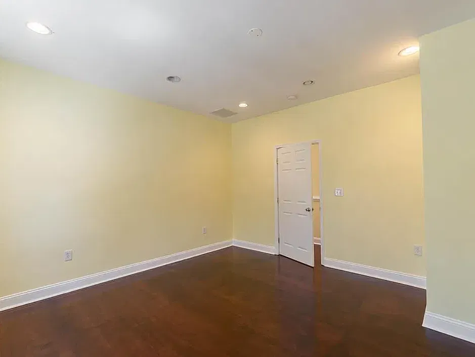 3 bed, 1.5 bath, 2500 sqft, $3,660 — Photo 3