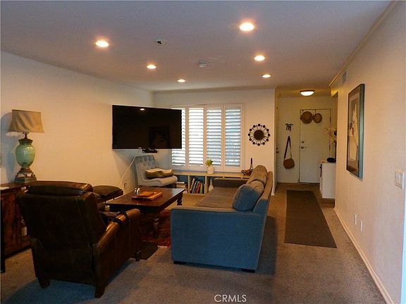 3rd image of 19140 Lahey St Unit 4