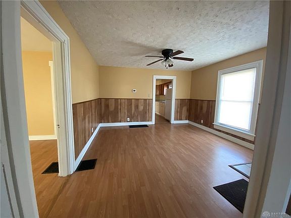 3rd image of 413 Livingston Ave