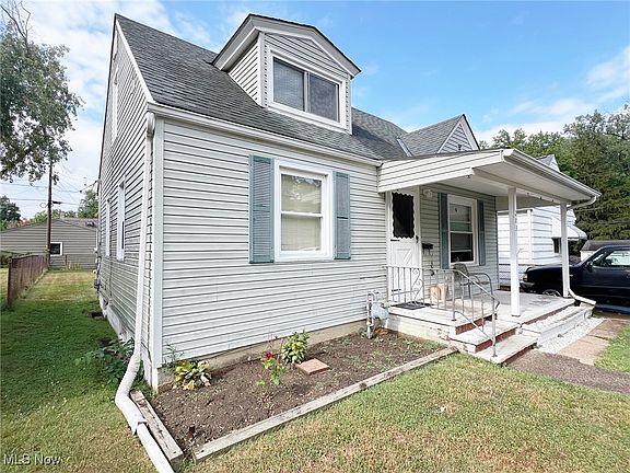 2nd image of 203 15th St