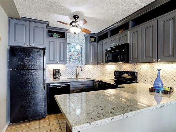 5th image of 415 E Beach Dr APT 901