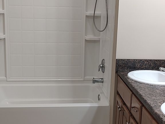3rd image of 324 Deal St