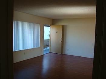 4th image of 5131 Buffalo Ave APT 05