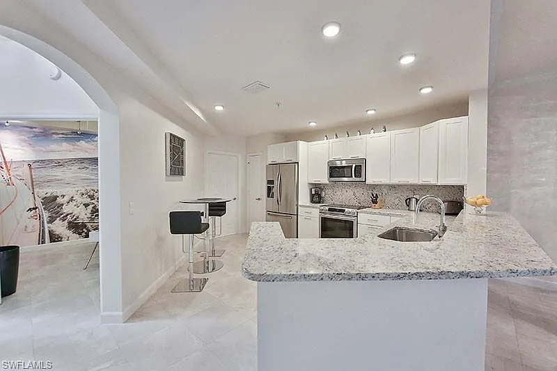 2 bed, 2.0 bath, 1482 sqft, $6,000 — Photo 4