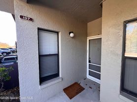 1011 Clearmont St NE