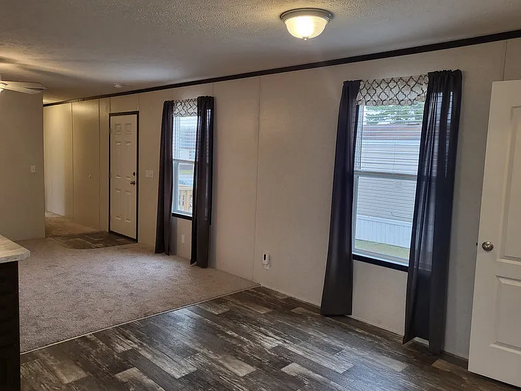 126 Elm Ave — Photo 4